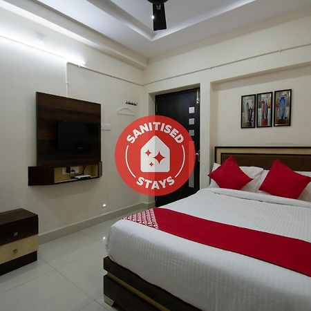 Oyo 46991 Sk7 Service Apartments Vijayawāda Exterior foto