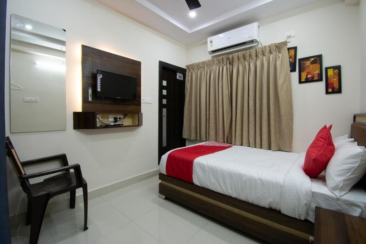 Oyo 46991 Sk7 Service Apartments Vijayawāda Exterior foto