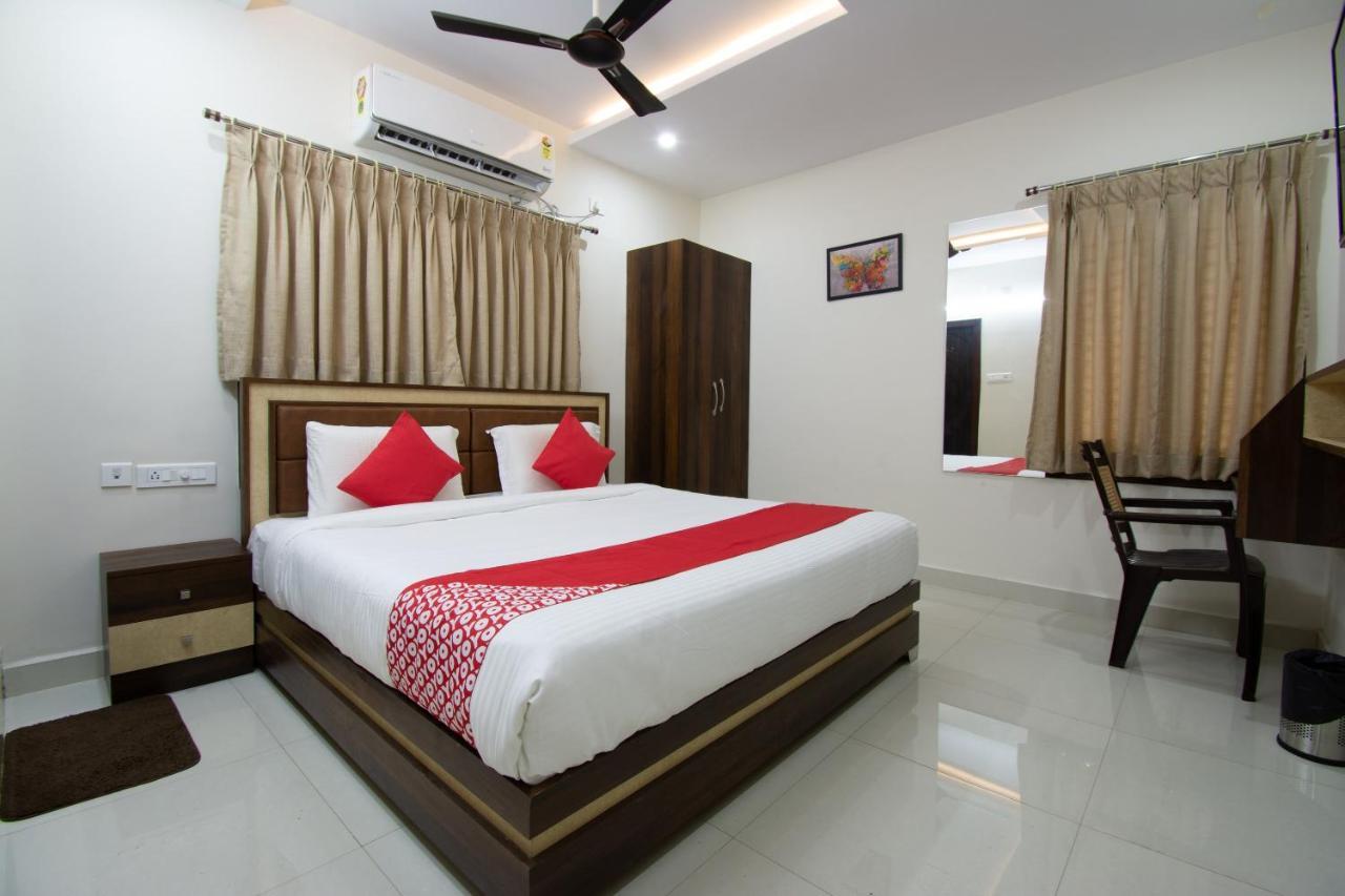 Oyo 46991 Sk7 Service Apartments Vijayawāda Exterior foto
