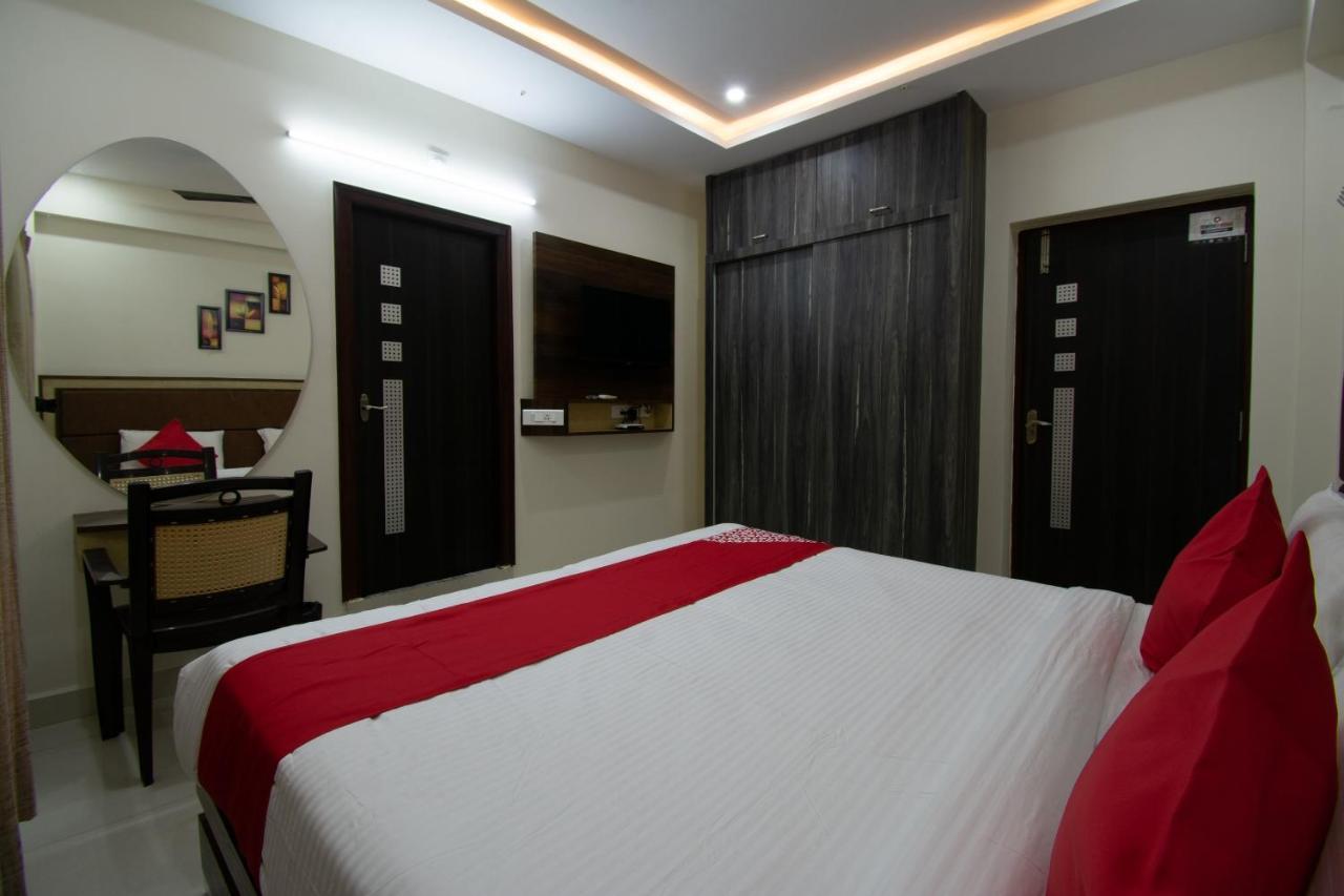 Oyo 46991 Sk7 Service Apartments Vijayawāda Exterior foto