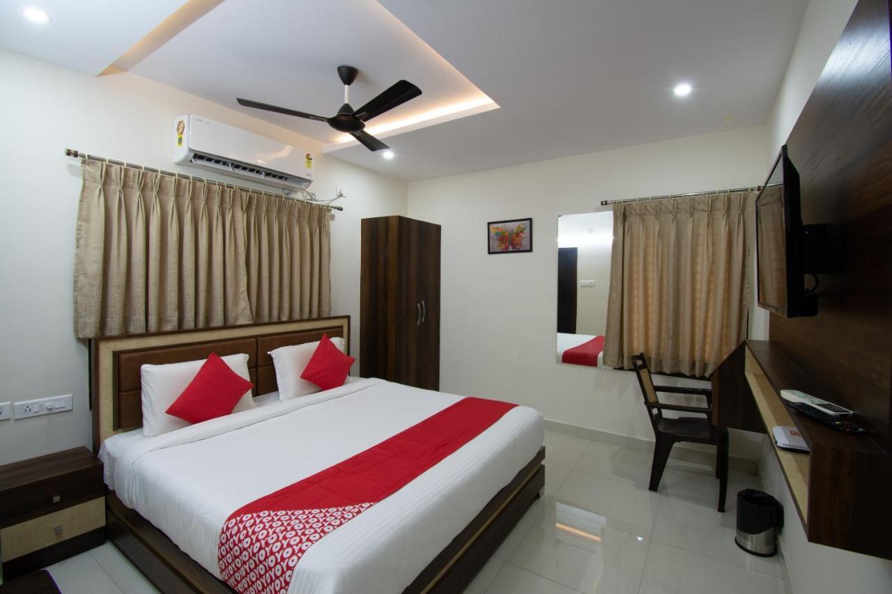 Oyo 46991 Sk7 Service Apartments Vijayawāda Exterior foto
